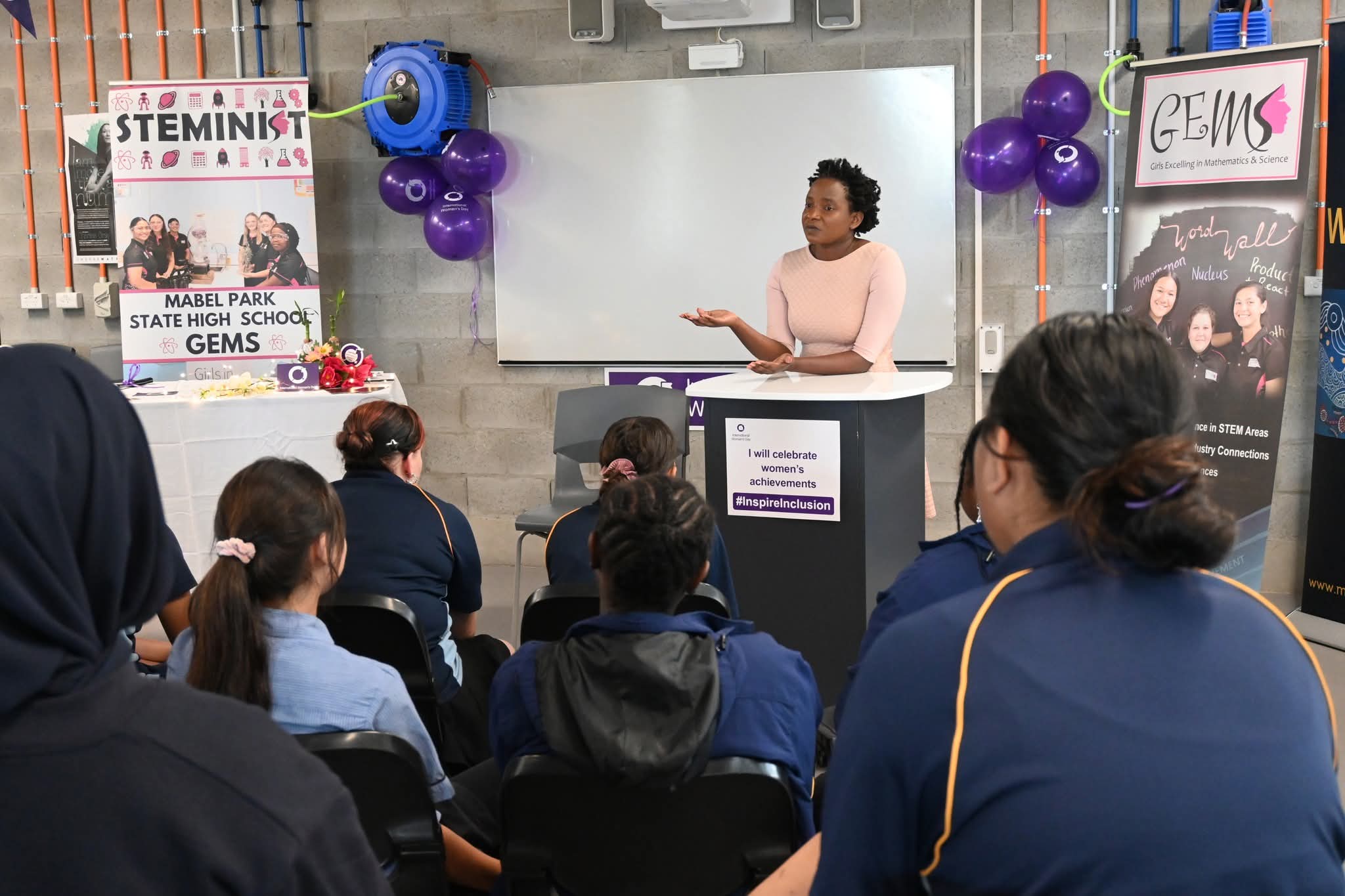 DiveInSTEAM community visual