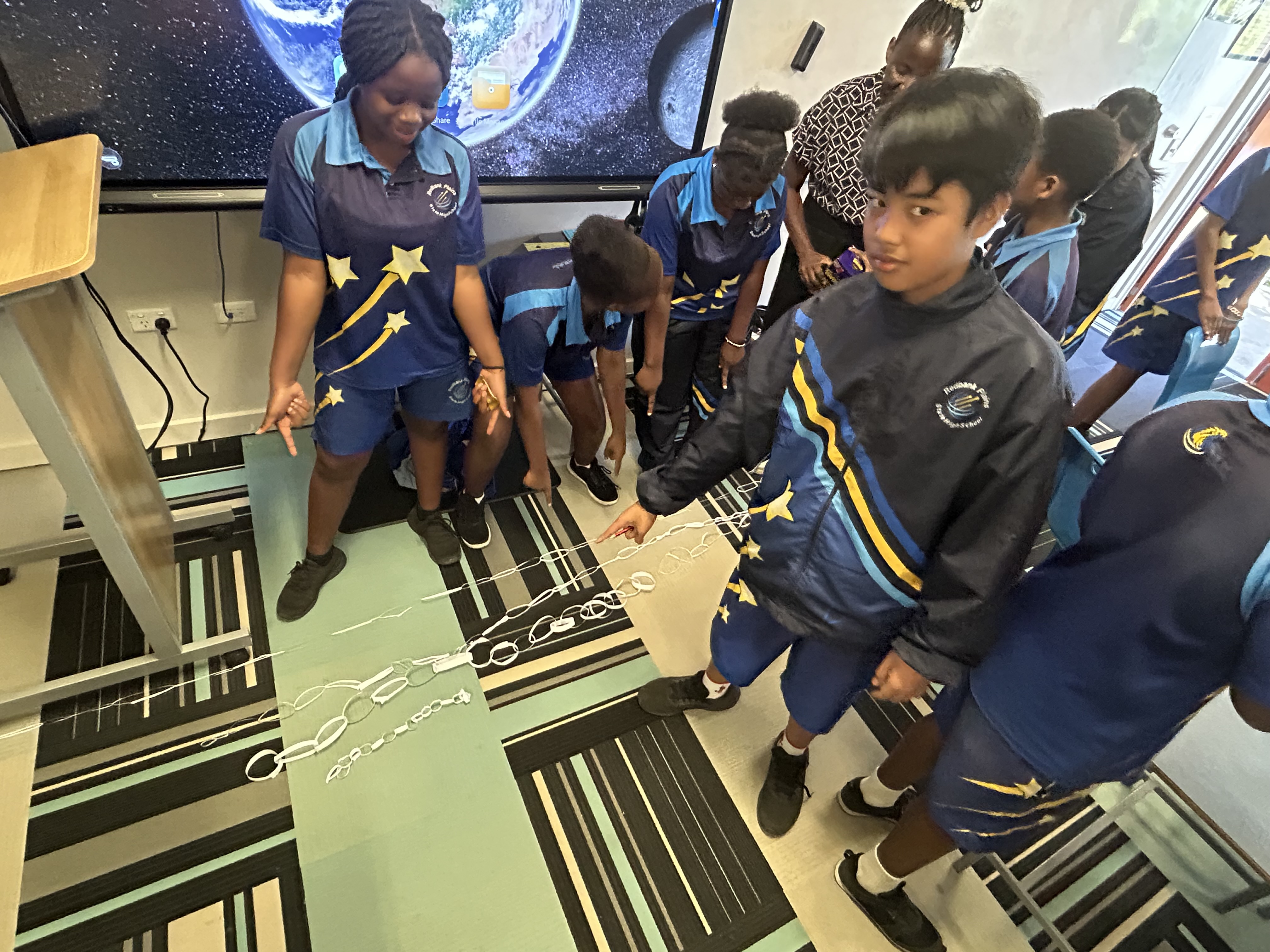 Student and mentor engagement during a DiveInSTEAM session